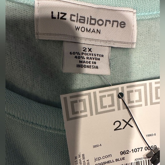 NWT. Womens Liz Claiborne Cold Shoulder Super Soft Eggshell Blue Shirt - Picture 5 of 5